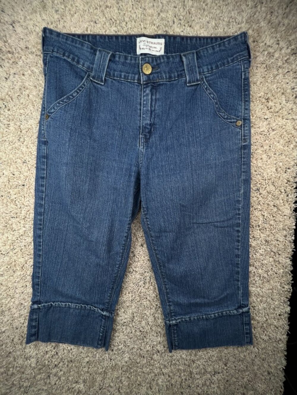 Leviโs Signature Capri Jeans Womens Misses 14 Blue Denim Mid Rise Stretch Casual